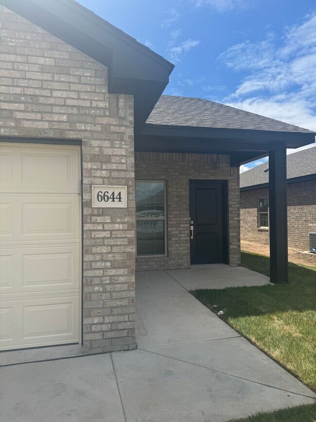 Foto del edificio - New built located in Glendale area!!! Cany...