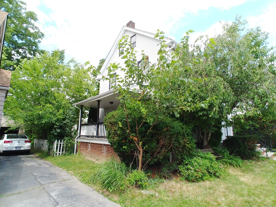 side porch - 3905 E Antisdale Rd