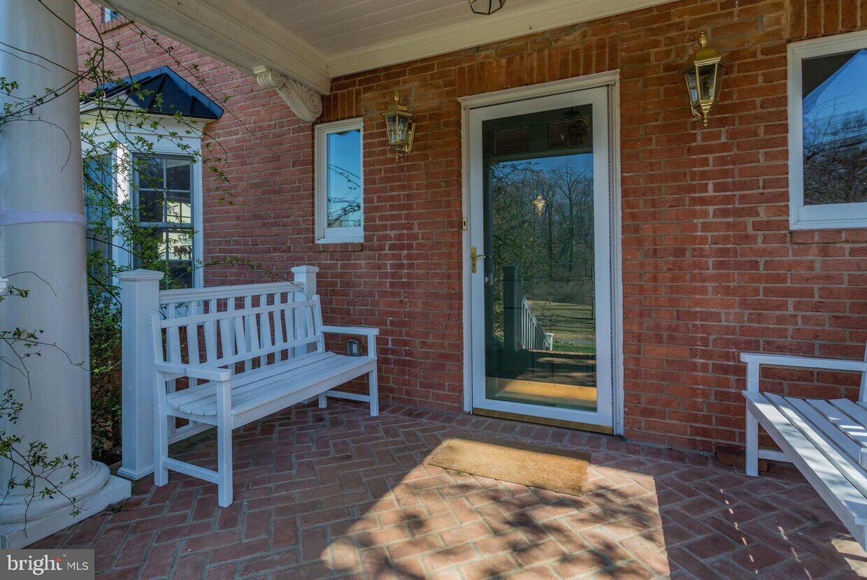 Foto principal - 3905 N Dumbarton St