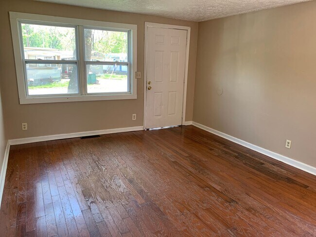 Foto del edificio - 3611 Rollins St