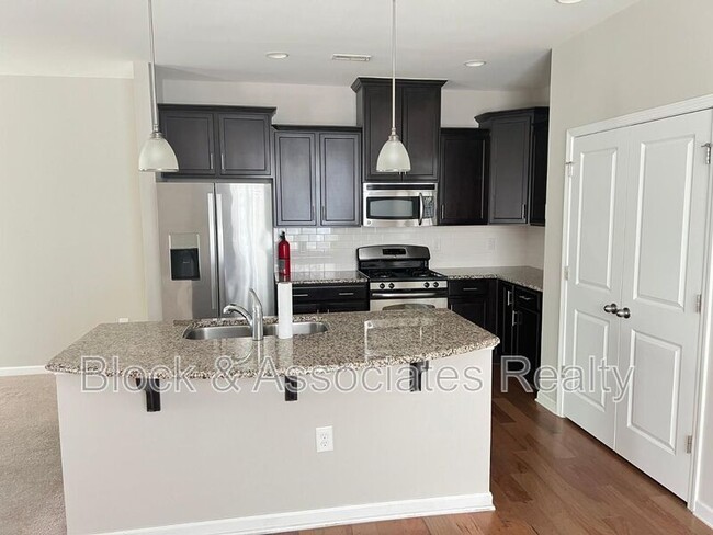 Building Photo - 718 Treviso Ln