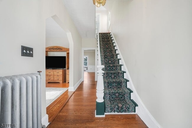 Building Photo - 416 2nd St