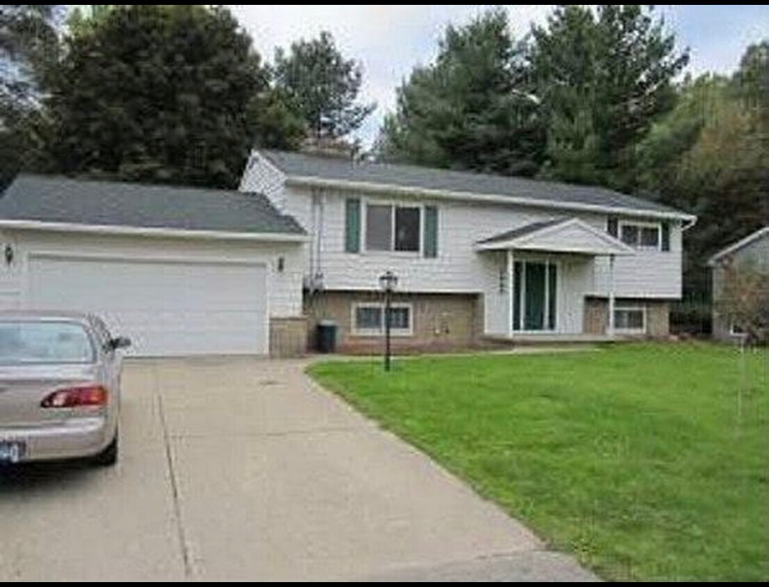 Primary Photo - 1449 Cheboygan Rd