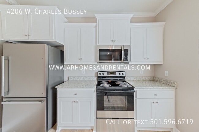 Foto del edificio - 4206 W Charles Bussey Ave