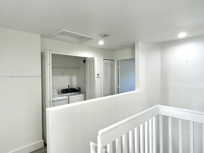 Foto del edificio - 16909 SW 33rd Ct