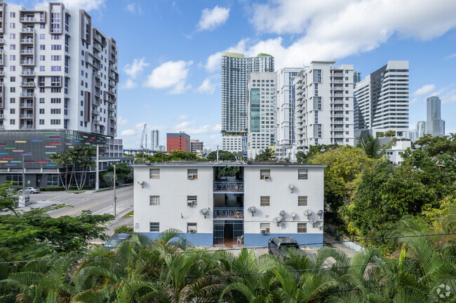 Building Photo - Brickell West Apartments