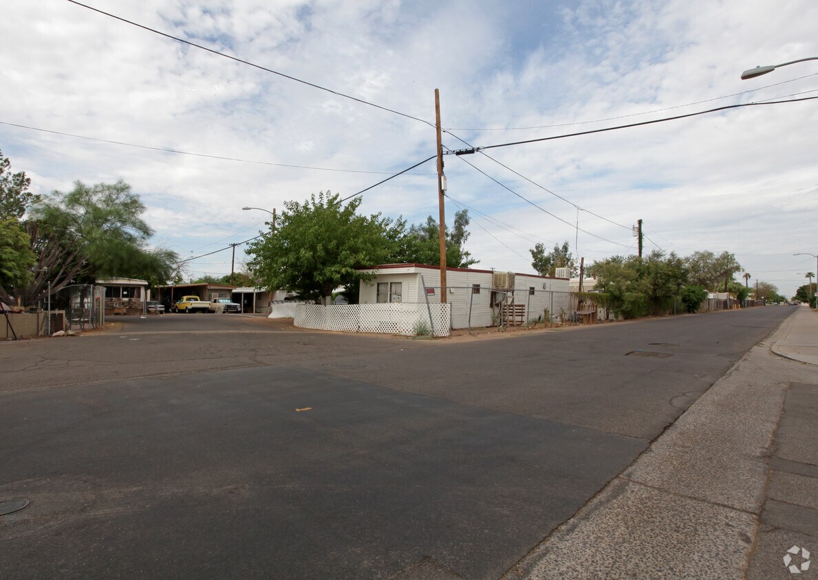 Foto principal - A & F Mobile Home Park