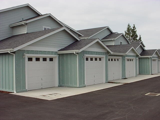 Attached garages per unit - 1701-1719 30th St