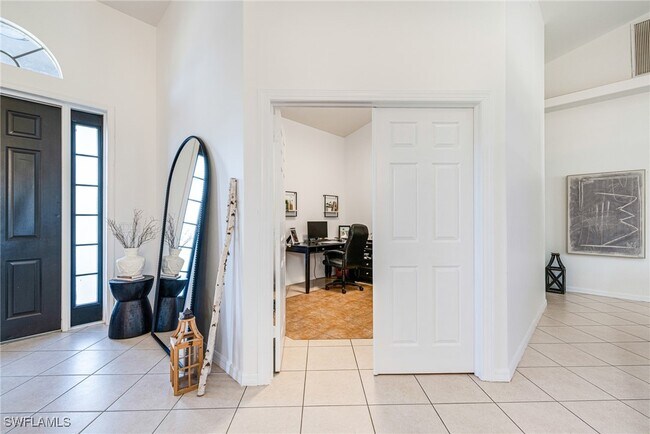 Foto del edificio - 461 Everglades Blvd N