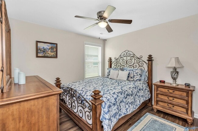 Building Photo - 113 Cedar Elm Wy