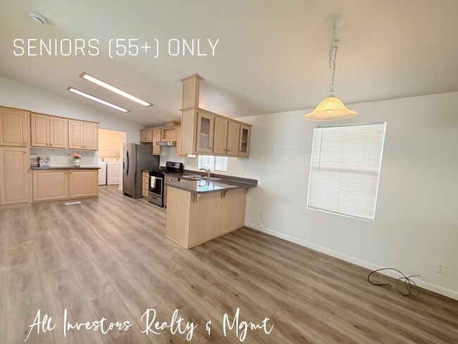 Foto del edificio - 200 N El Camino Real