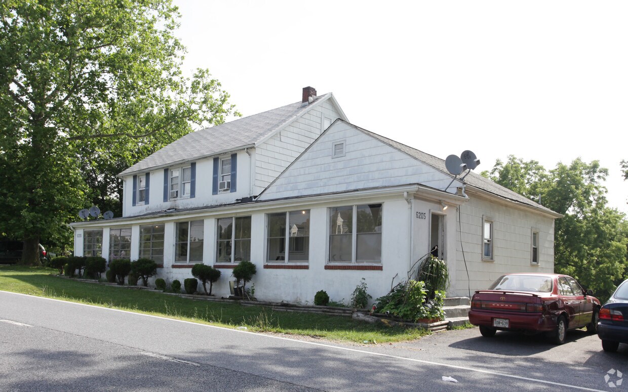 Foto del edificio - 6205 Waterloo Rd