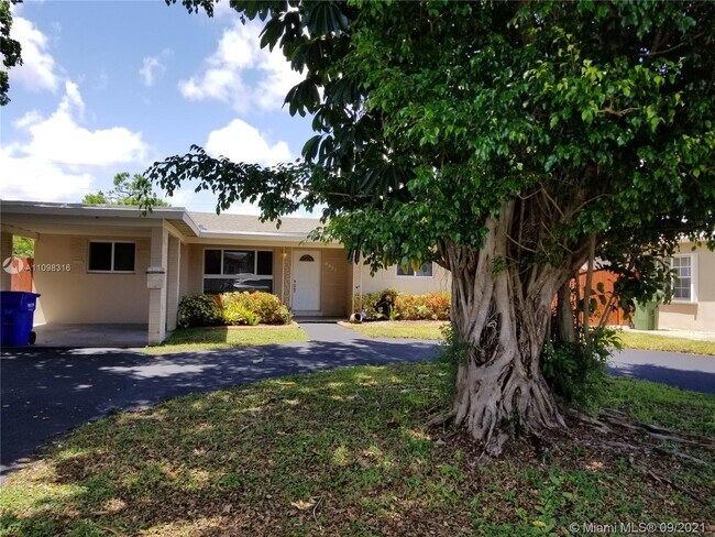 Foto del edificio - 6921 SW 10th St