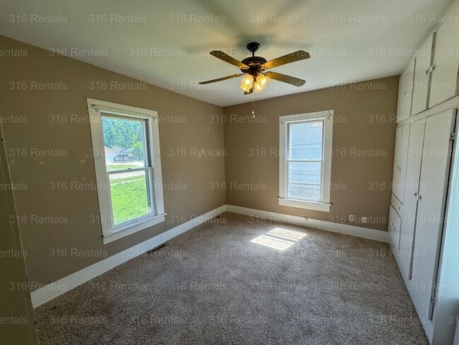 Building Photo - $795 - 2 bed 1 bath - Single Family Home