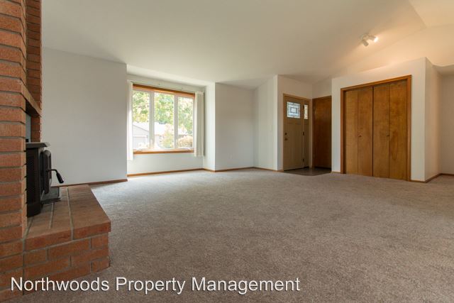 Building Photo - 2078 Best Ln