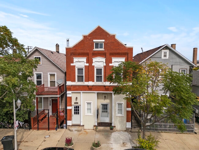 Building Photo - 2338 W 18th Pl
