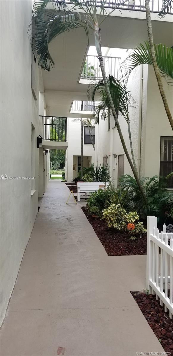 Building Photo - 20200 W Country Club Dr