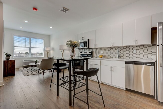 Building Photo - Meridia Garfield 848