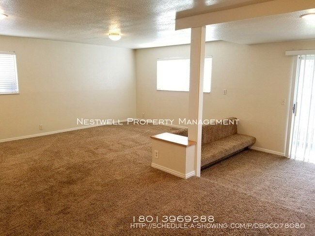 Building Photo - Very cute Murray 2 bed 4-plex