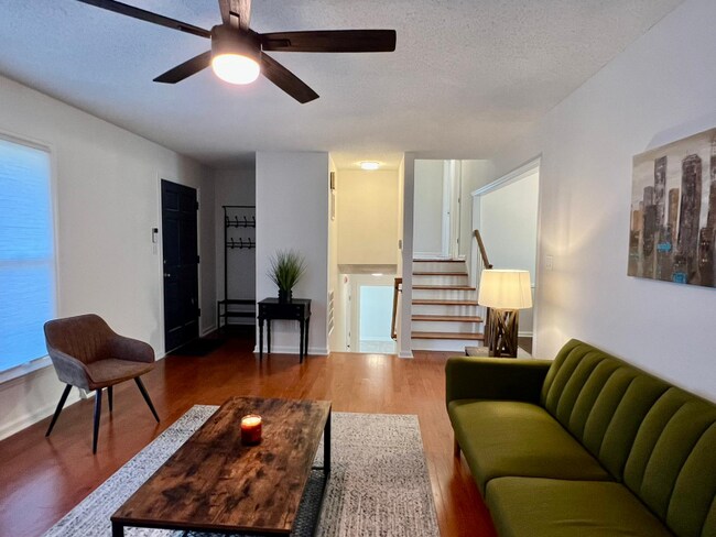 Foto del edificio - 730 Pineborough Rd