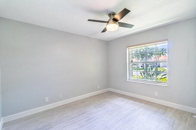 Building Photo - 134 E Lee Rd