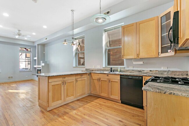 Foto del edificio - 2151 W Race Ave