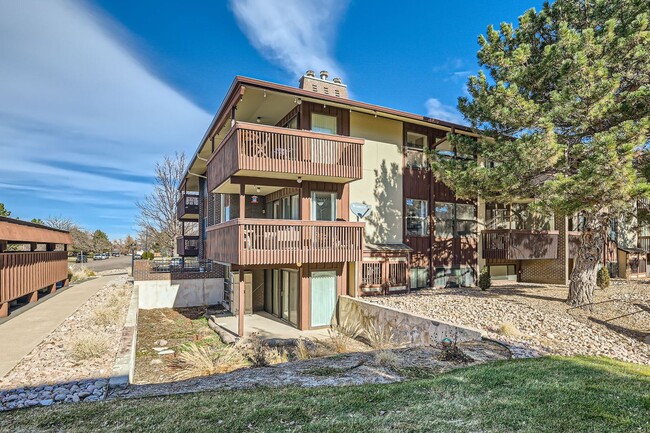 Building Photo - BEAUTIFUL 2 Bed 2 Bath Condo in Boulder- A...