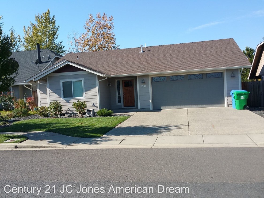 Primary Photo - 3 br, 2 bath House - 1578 SW Yucca St.
