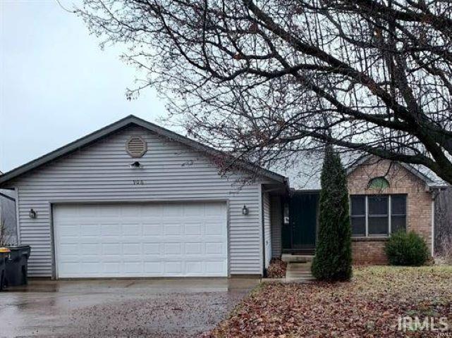 Primary Photo - 906 W Countryside Ln