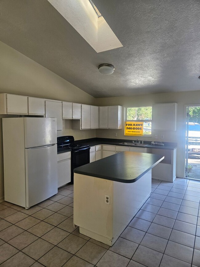 Photo - 2/1 DUPLEX House