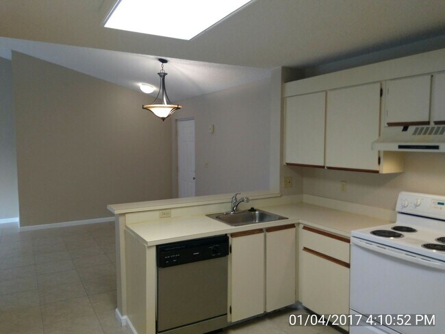 Foto del edificio - 3rd Floor Condo in Grand Marquis - Plantat...