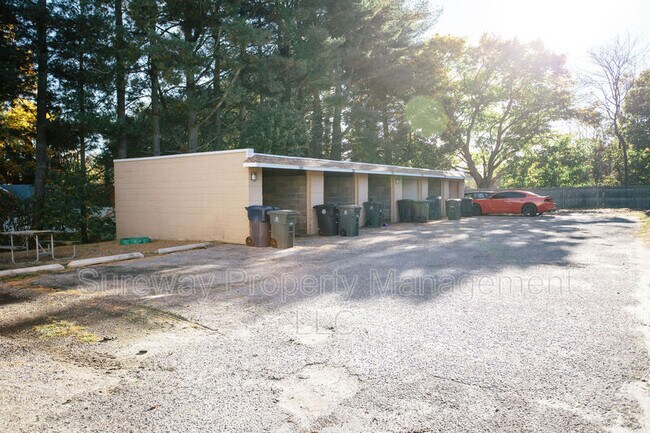 Building Photo - 56 Linwood Ave