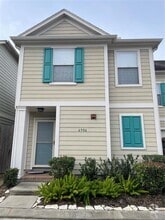 Building Photo - 6906 Woodridge Row Dr