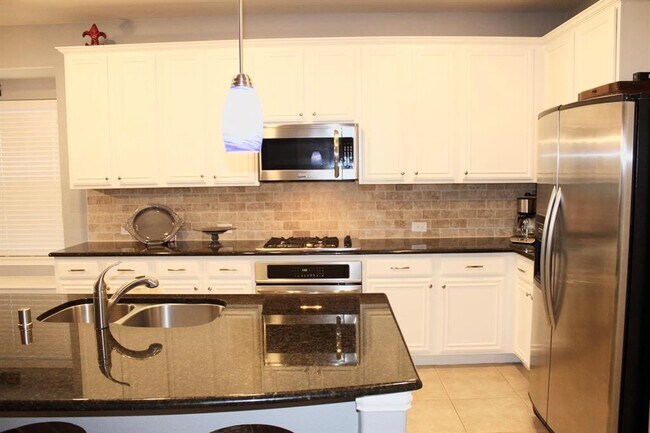 Building Photo - 2308 Ranchview Dr