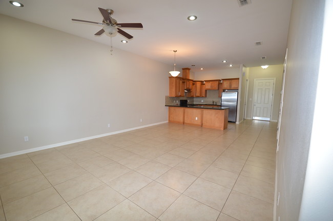 Sala de estar/comedor - 6705 Garden Woods Ave