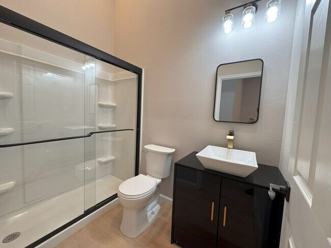 Foto del edificio - 418 S Commercial St