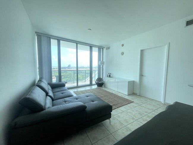 Building Photo - 888 Biscayne Blvd