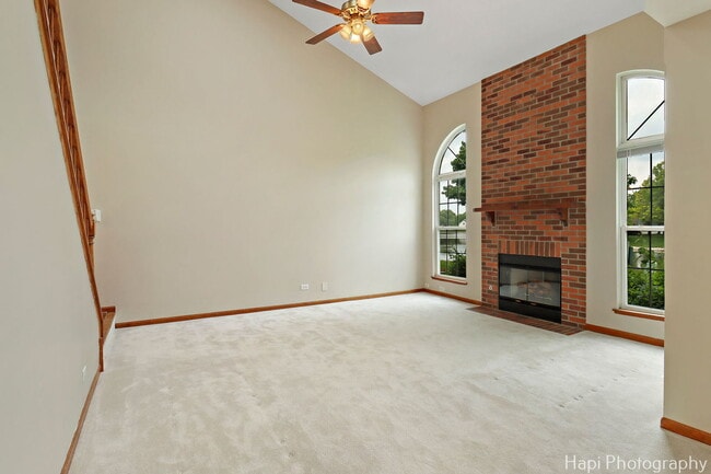 Building Photo - 806 N Shady Oaks Dr