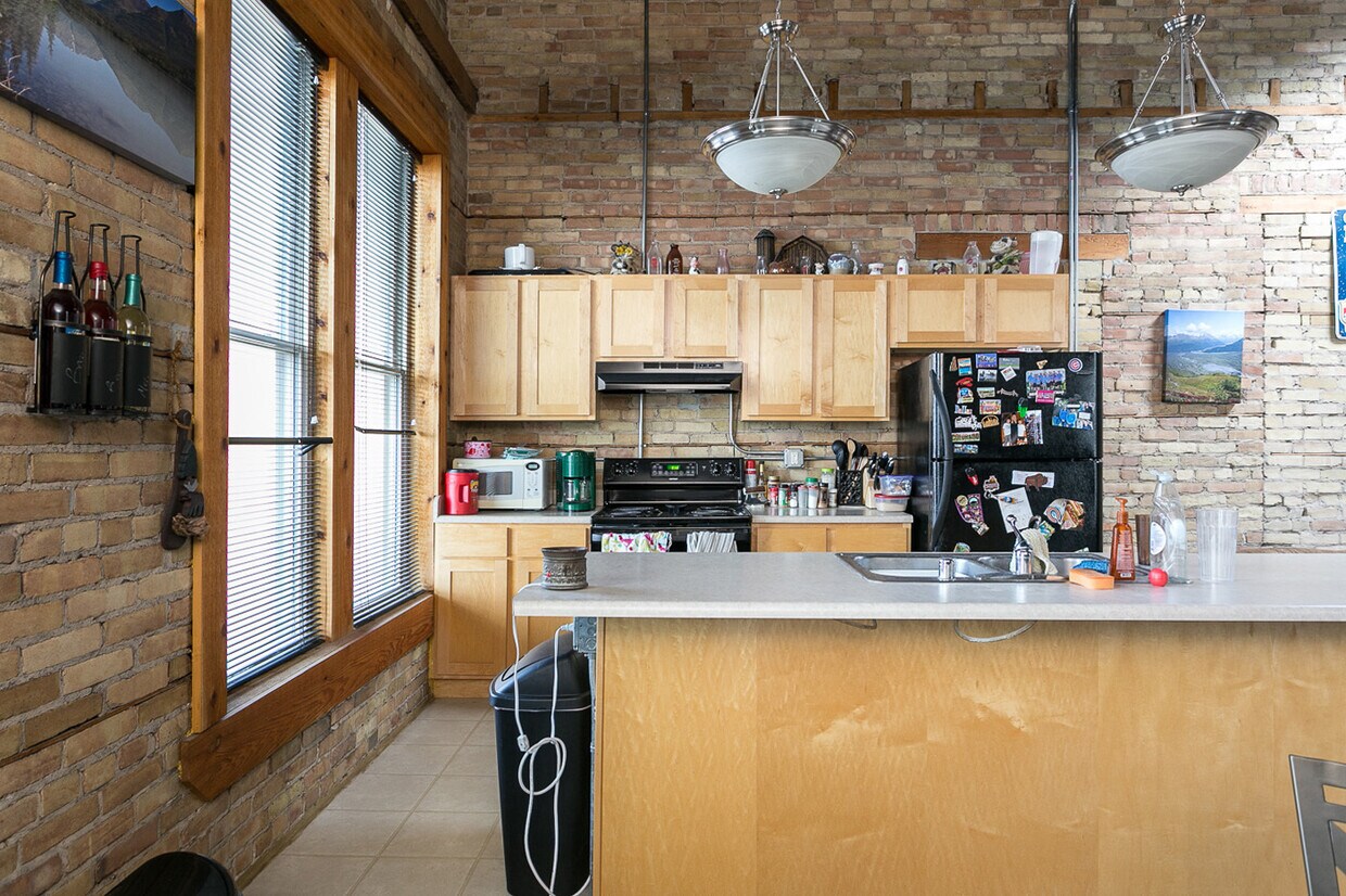 Foto del edificio - 421 N Main St