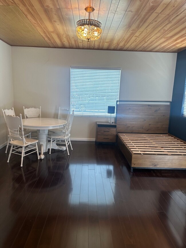 Foto del edificio - 35 Peacock Cir