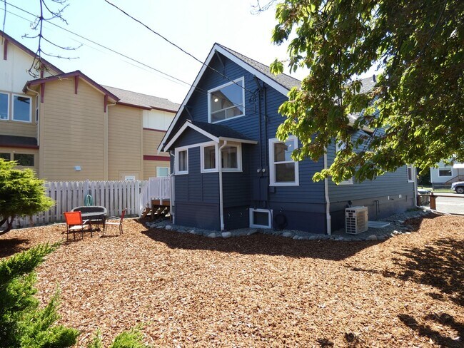 Foto del edificio - 319 W 6th St