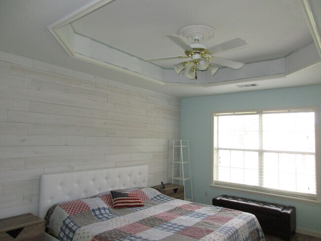 Foto del edificio - 32 Reno Dr