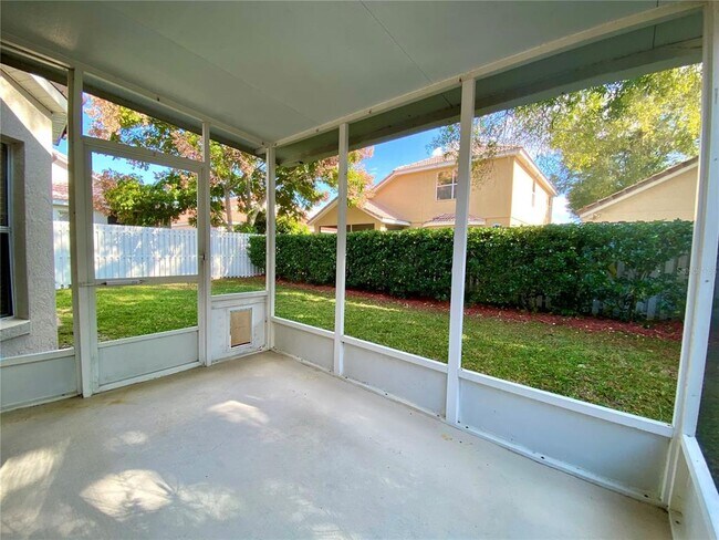 Building Photo - 918 Glen Abbey Cir