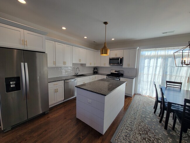 Foto del edificio - 149 Brentwood Ave