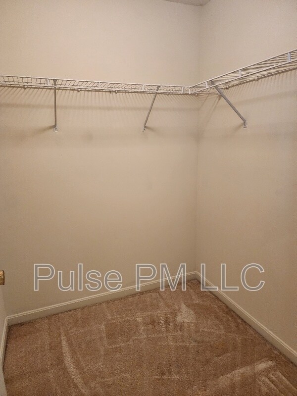 Foto del edificio - 135 Dale Hollow Dr