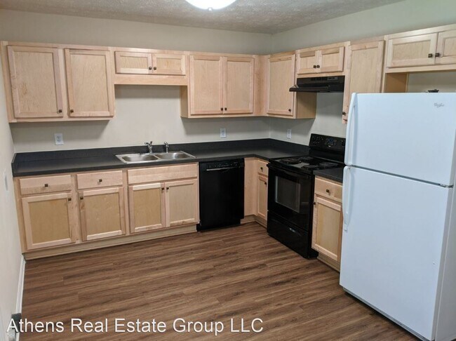 Building Photo - 2 br, 1 bath House - 663 Maplewood Lane
