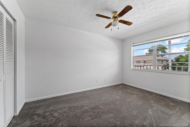 Foto del edificio - 2950 SE Ocean Blvd