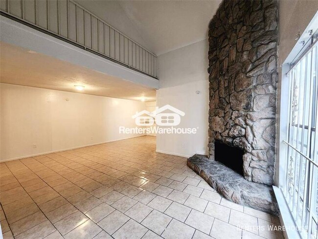 Foto del edificio - Well kept, lovely 4 bedroom, 2.5 bathroom ...