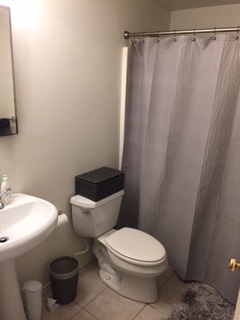 Building Photo - 6410 Phinney Ave N