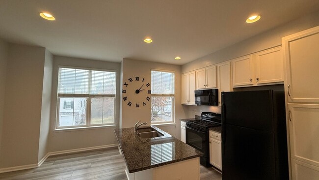 Photo - River Oaks Townhouse